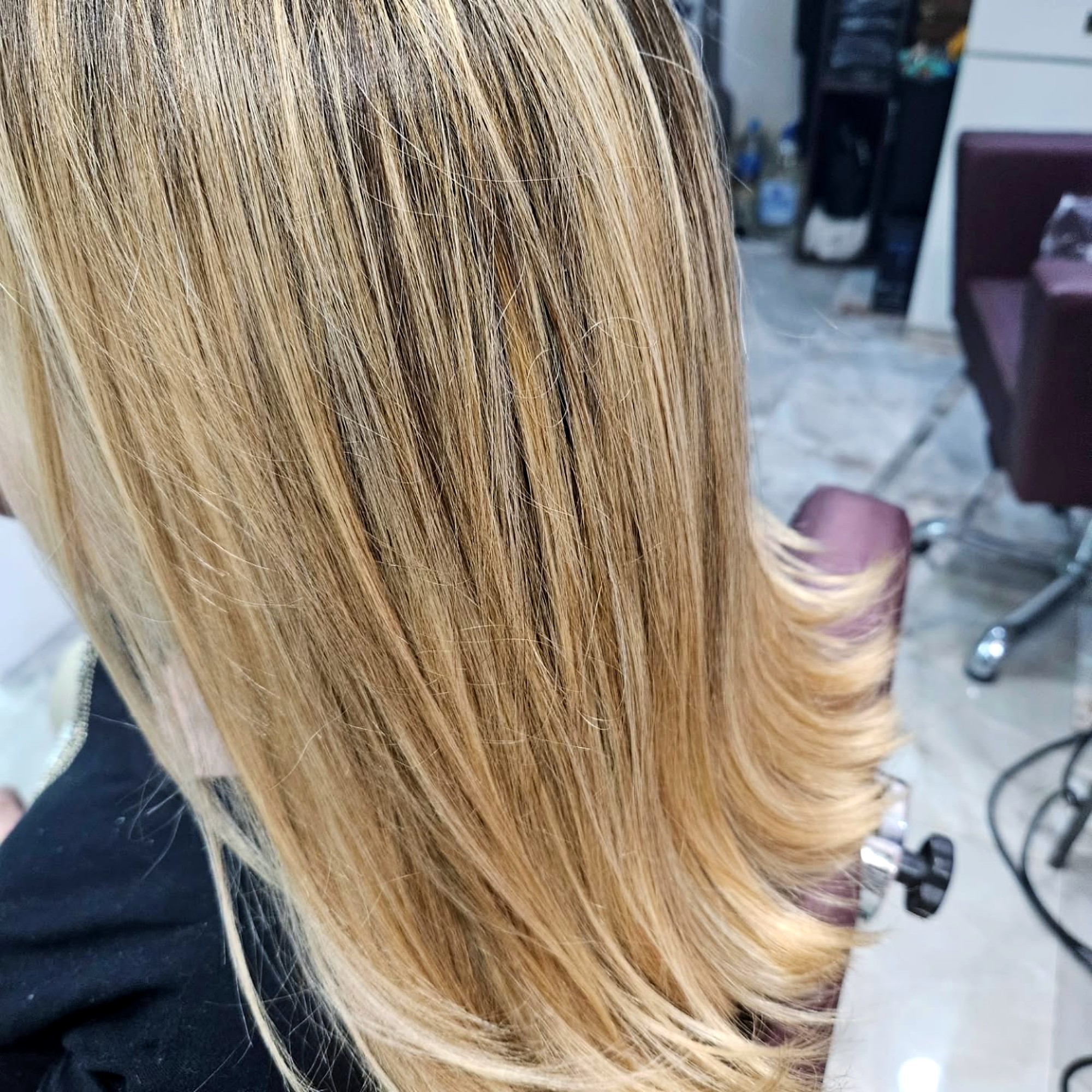 Cabelo com mechas feito no salão em Copacabana